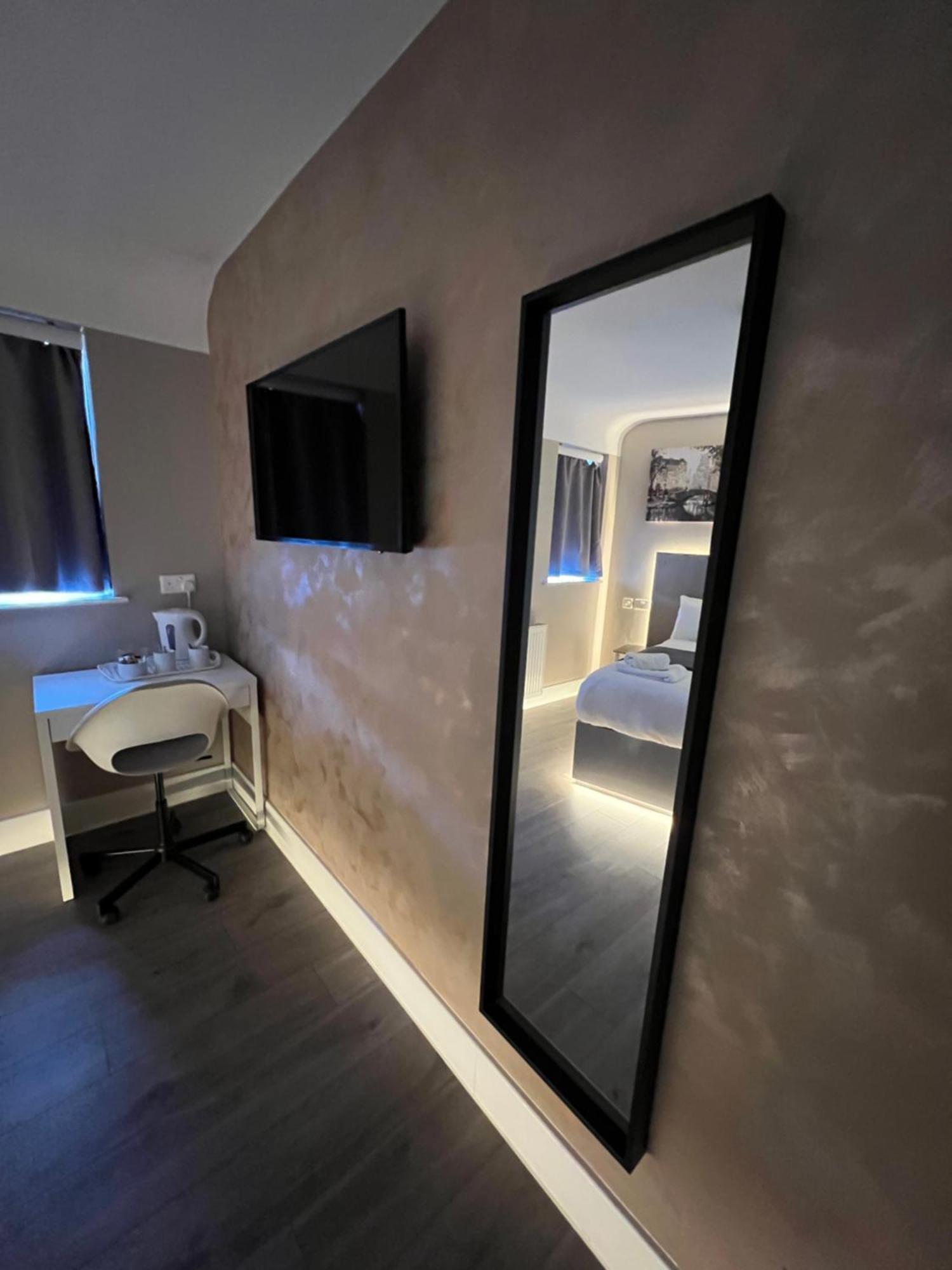 Paragraph Edmonton Palmers Green Exteriör bild
